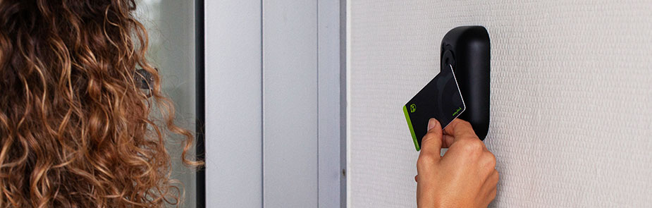 controle acces électronique lecteur porte
