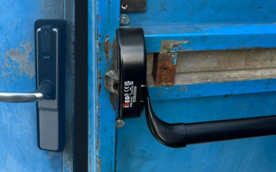 Béquille électronique pour porte antipanique